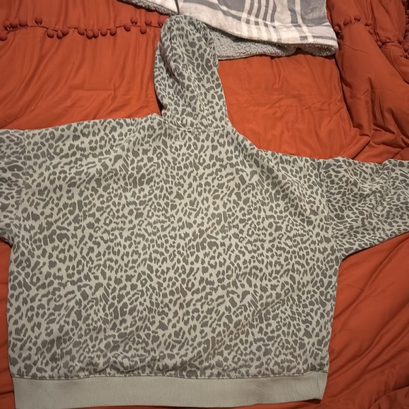 American eagle sweatshirt - Picture 3 of 3